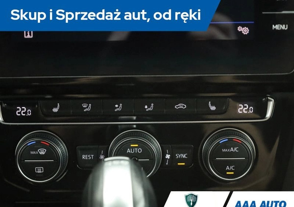 Volkswagen Arteon cena 112000 przebieg: 117026, rok produkcji 2018 z Pszczyna małe 352